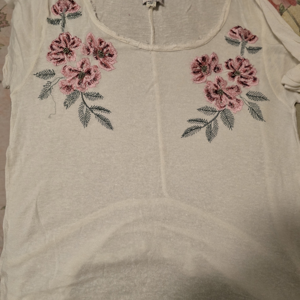 Chic Cream Top with Pink Floral Embroidery